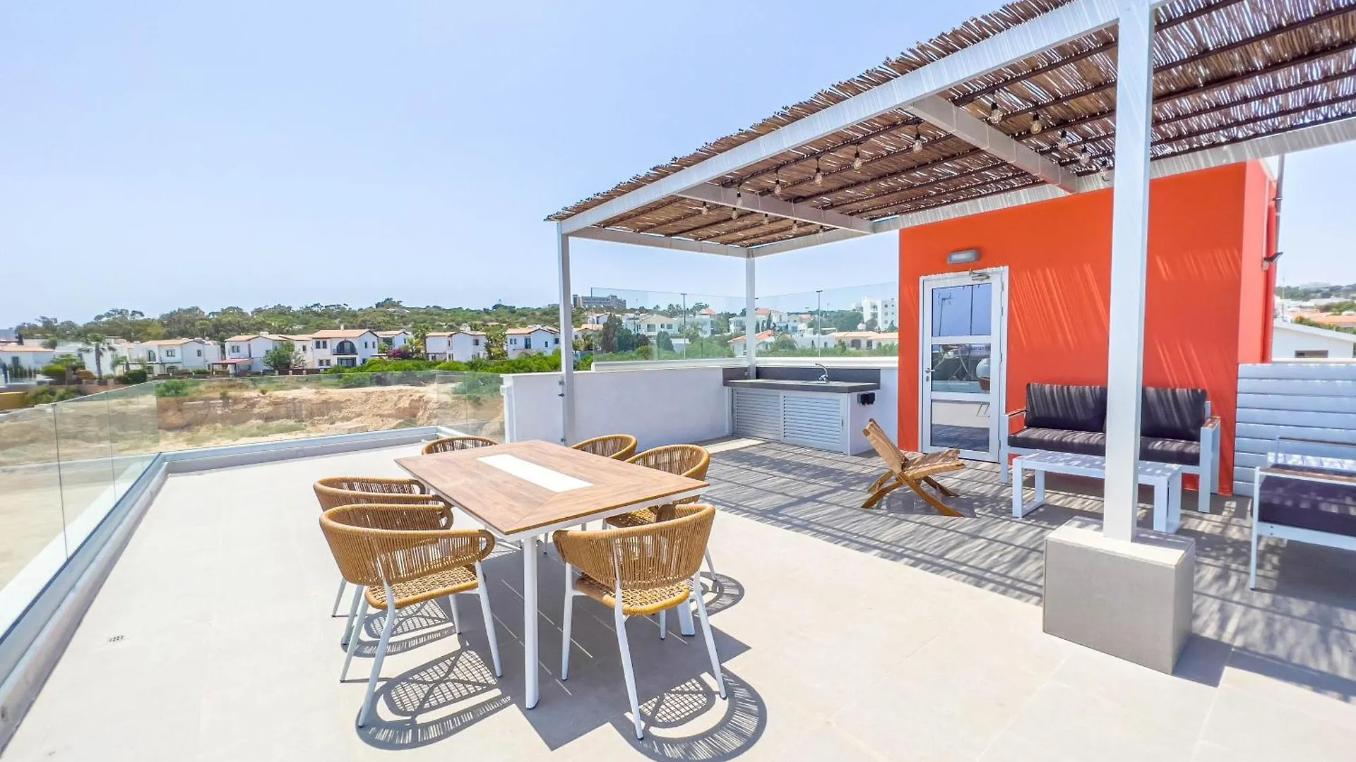 Geo Panoramic Villa +Pool +Game Room +Gym Protaras